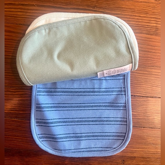 NWT: 3 Teething Bibs - Picture 3 of 4